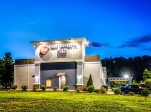 Best Western Plus Yadkin Valley Inn & Suites