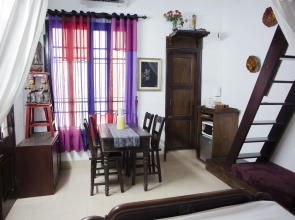 NQ Vintage House