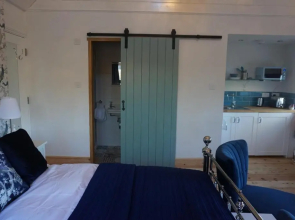 The Annexe with Hot Tub
