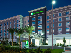 Holiday Inn & Suites Orlando I-Drive Theme Parks by IHG