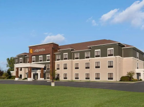 La Quinta Inn & Suites by Wyndham Lackawanna