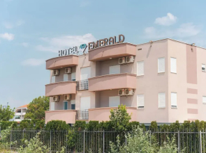 EMERALD Hotel