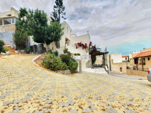 Entire Villa Full View 3 Bedrooms 3 Bathrooms 3 Kitchens