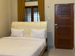 RedDoorz @ Joyce Guest House Medan