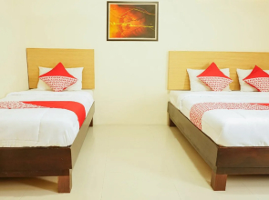 Namira Hotel Syariah by OYO Rooms