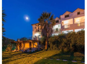 Yiannis Studio 6