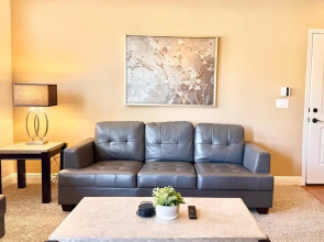 New Trendy 1BR Apartment With Heated Pool Gym Minigolf