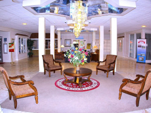 Eisenhower Hotel & Conference Center