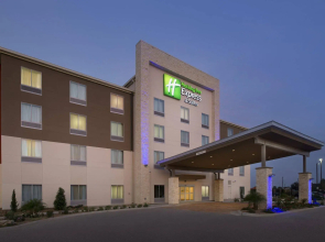 Holiday Inn Express & Suites Bay City by IHG