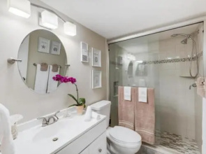 Ocean Village Capstan 813