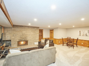 Grand Niagara Estate Lodge