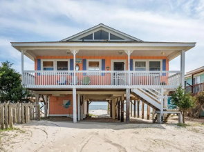 A Summer Fling by Oak Island Accommodations