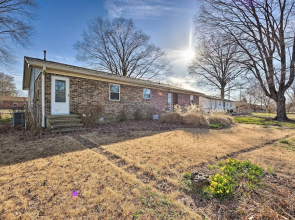 Chic Bentonville Home ~ 1 Mi From Downtown!