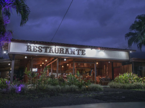 Hotel Destinos Arenal