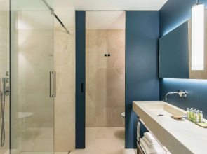 Отель Hilton Lake Como