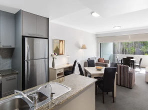 Oaks Mews Apartments