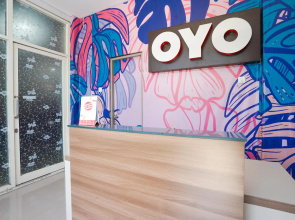OYO 318 K1 UPN Rungkut Madya