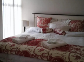 Point Village Accommodation - Beach Club 307