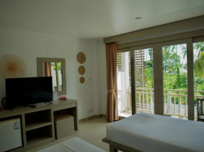 Ampha Place Hotel (SHA Extra Plus)