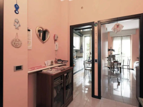 Room 200m subway, free park, 10min center, no fee