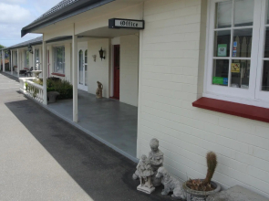 Colonial on Tay Motel