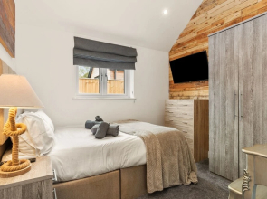 Elm Tree Cottage