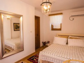 Albanian Coast - House - Stay 9 - Hottub - Petsok