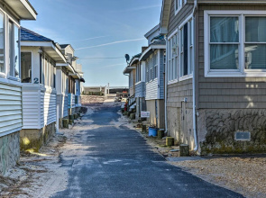 Gulf Coast Cottage - Walk to Beach & Boardwalk!