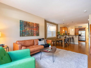Modern home, Four bedrooms, King Beds