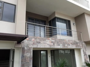 Cosy Two Bedroom Apartment With Pool and Parking