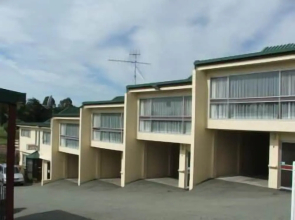 Townhouse Motel
