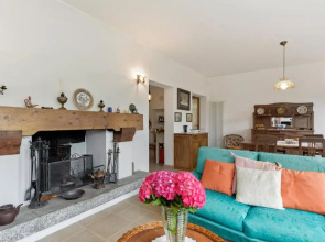 Como Lake Cosy Flat with Garden and Parking
