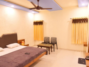 Hotel Mamta Palace, 500 meters from nakki lake