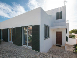 Casa da Alcaria by Portucasa