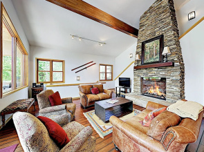 4501 Vail - 5 Br Duplex