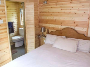 Ash Lodge