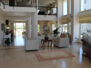 The Prince Inn Hotel & Villas