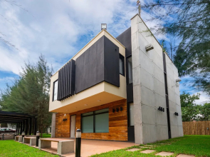 Crest Apartments & Suites