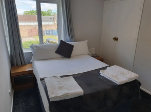 Washington's Diamond 3 Bedroom House Sleeps 6guest
