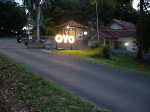 Oyo 600 Bukit Berahu Cottages