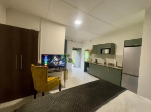 Room-busa House Self-catering Guest Hous