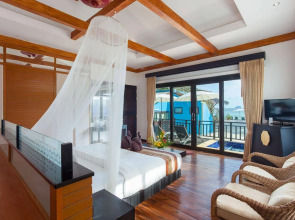 Phi Phi Long Beach Resort & Villa