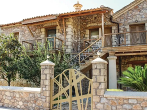Awesome Home in Varia Kinouria With Wifi and 2 Bedrooms
