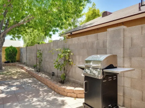 North Phoenix Home! Great Location + Private Patio