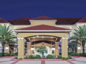 La Quinta Inn & Suites by Wyndham Bay City