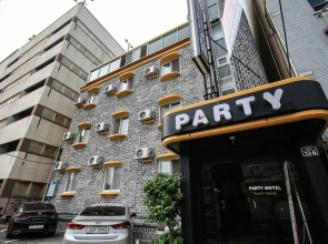 Yeosu Party Motel and Guest House