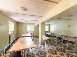 Downtown Forest Hostel & Camping