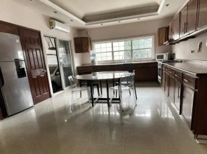 17 Residence For 15 People With Pool