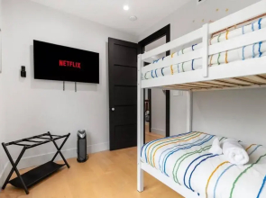 Top of The Hill Luxury Clarendon 4-br Homestay
