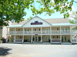 Canalside Inn